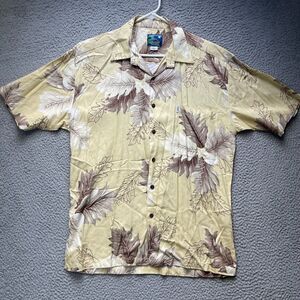 Hawaiian Moon Shirt Mens Medium Aloha Short Sleeve Button Up
